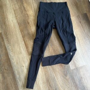 Black High-Waisted Alo Leggings